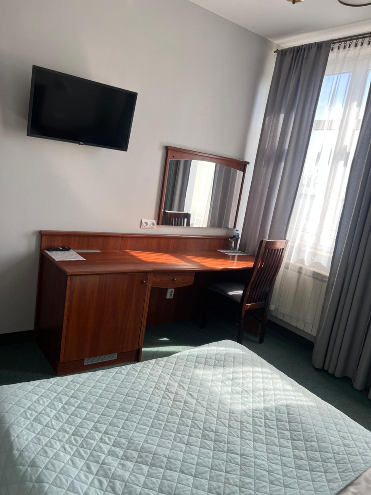 Tomaszów Mazowiecki Alabastro Bed & Breakfast エクステリア 写真